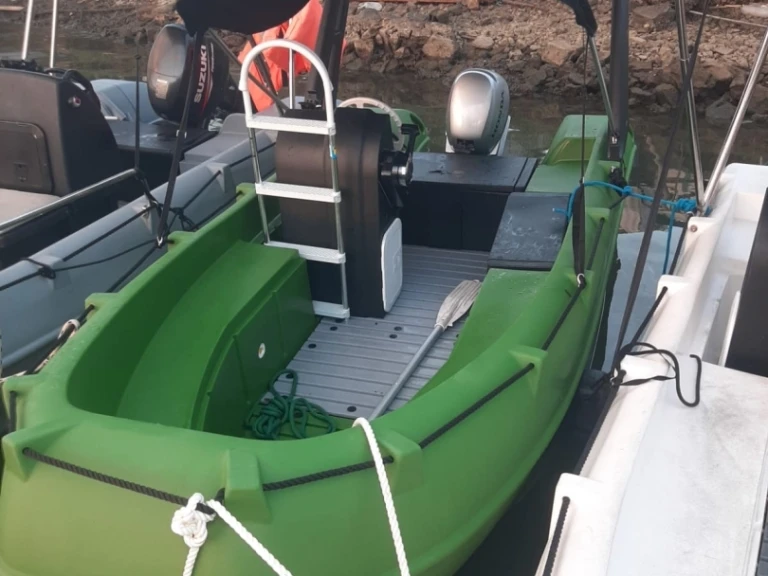 Motorboat to hire Le François at the best price