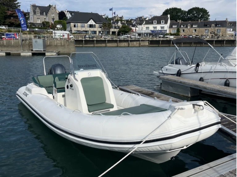 Yacht hire La Trinité-sur-Mer cheap Quicksilver 555 Activ Open