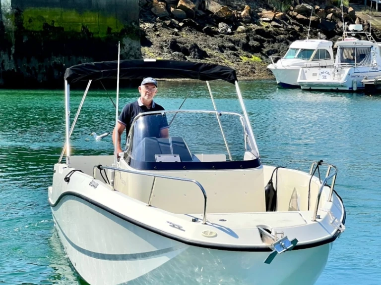 Motorboat hire in Brest - Quicksilver Activ 755 Open