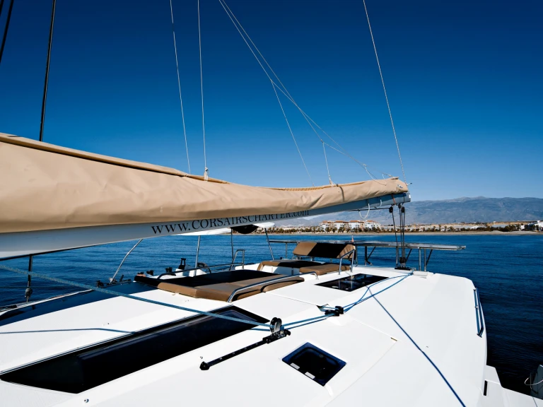 Catamaran hire in Sant Antoni de Portmany - Fountaine Pajot Helia 44