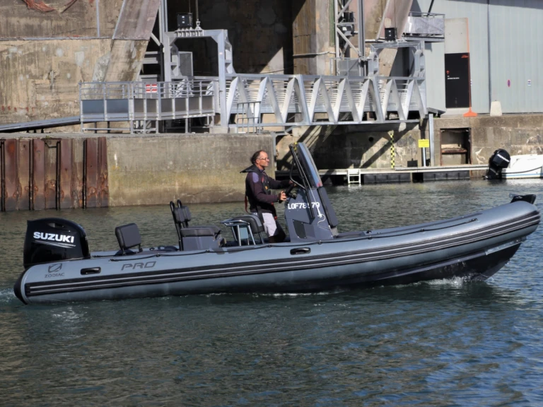 Hire RIB with or without skipper Zodiac Port-Louis