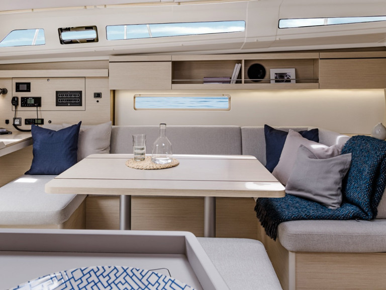 Sailboat to hire Salivoli at the best price