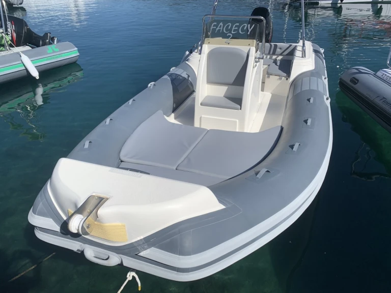 Yacht hire Propriano cheap Nautica Led 680