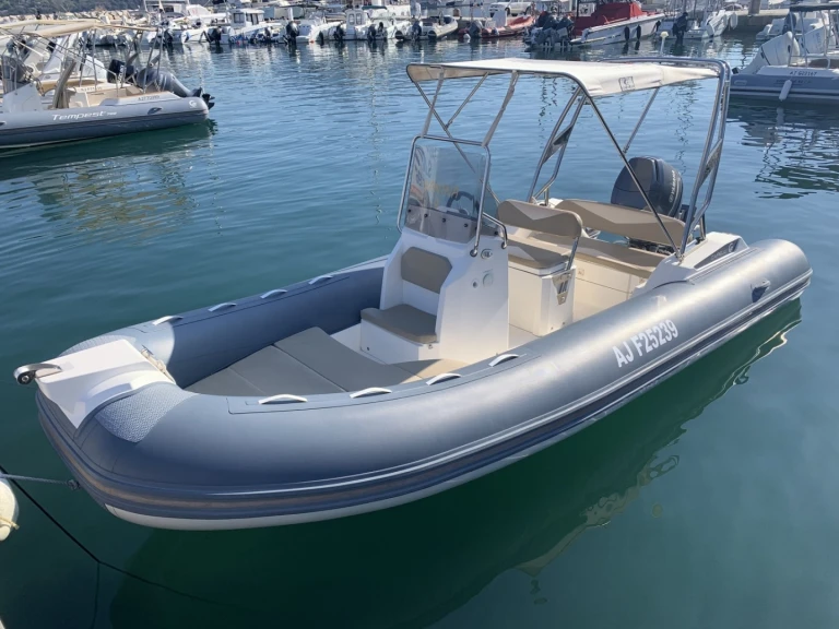 RIB hire in Propriano - Capelli Capelli 570 Luxe