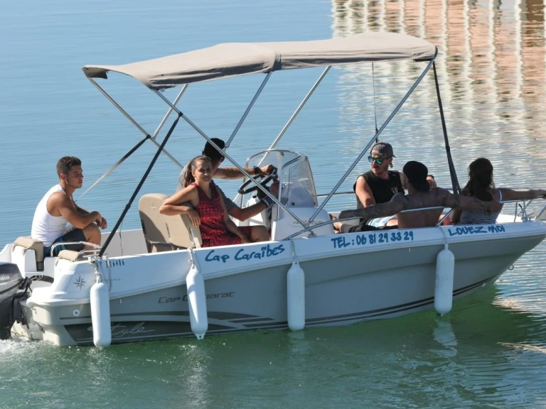 Hire Motorboat Jeanneau with a boat licence