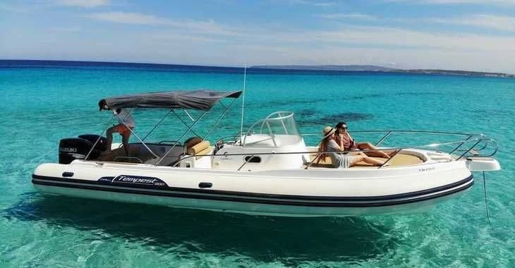 RIB hire in Porto-Vecchio - Capelli CAPELLI 900 TEMPEST