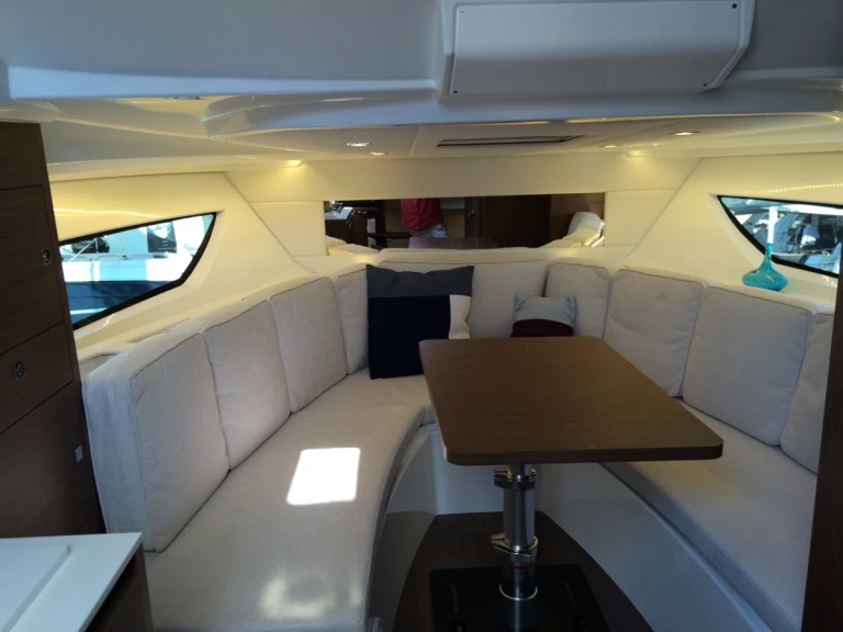 Motorboat hire in Cogolin - Jeanneau Cap Camarat 10.5 WA