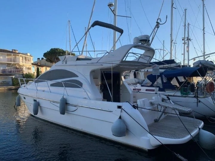Motorboat hire in Cogolin - Azimut Azimut 42