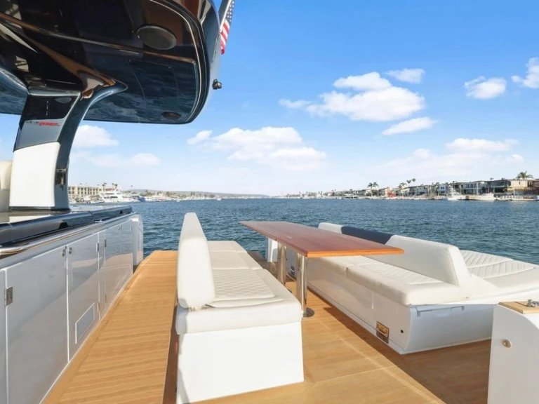 Hire a Solaris Solaris 44 Golfe-Juan