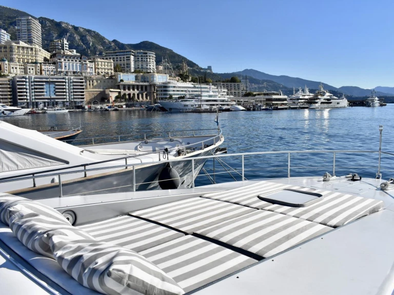 Charter a Leopard Leopard 23 in La Condamine on Samboat