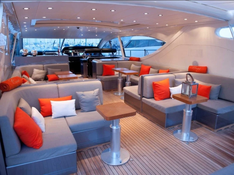 Luxury Yacht to hire Antibes at the best price