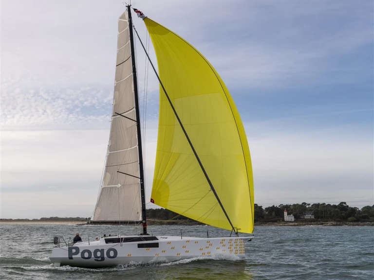 Hire a Pogo Structures Pogo 44 Palma de Mallorca