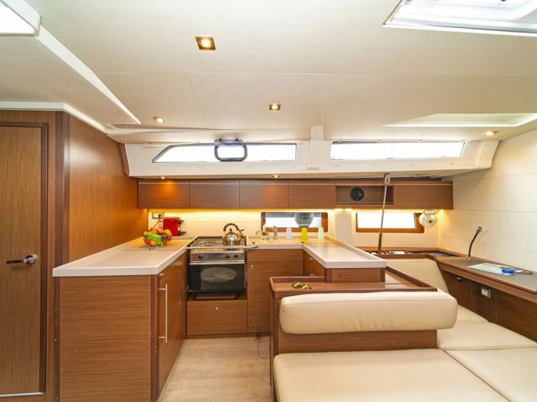 Sailboat to hire Deme of Volos at the best price