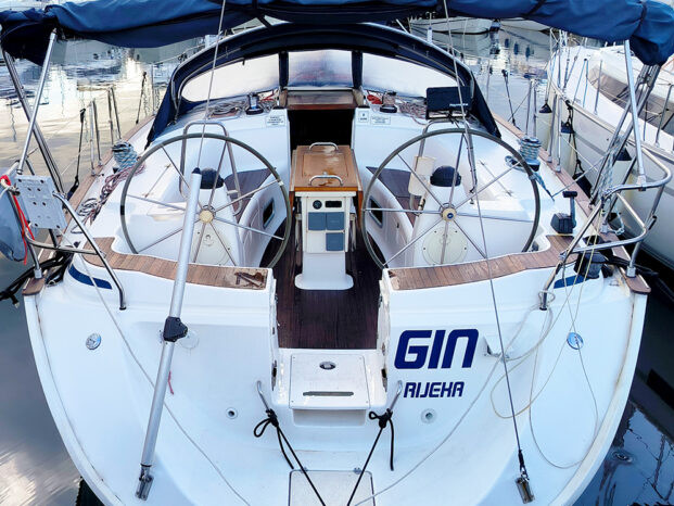 Hire Sailboat Bavaria with a boat licence