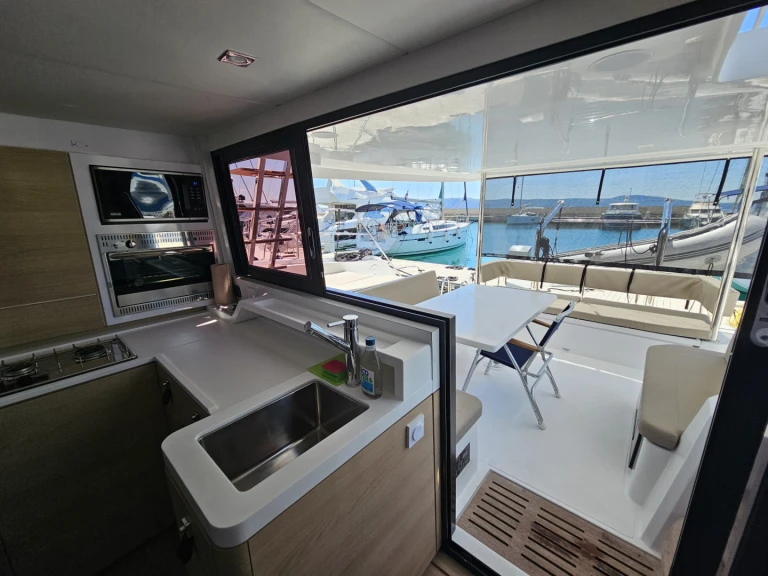 Hire Catamaran with or without skipper Aventura Marina (City)