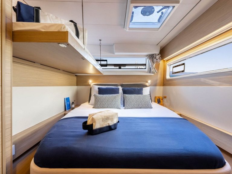 Yacht charter Salerno - Lagoon Lagoon 43 on SamBoat