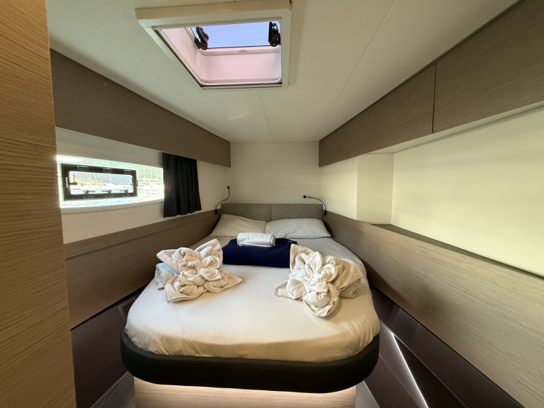 Catamaran hire in Road Town - Fountaine Pajot Elba 45