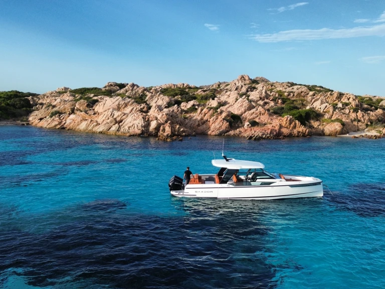 Motorboat to hire Porto Rotondo at the best price