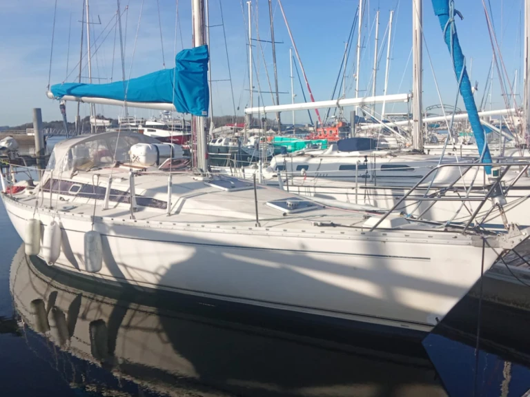 Yacht hire Lorient cheap Sun Rise DL