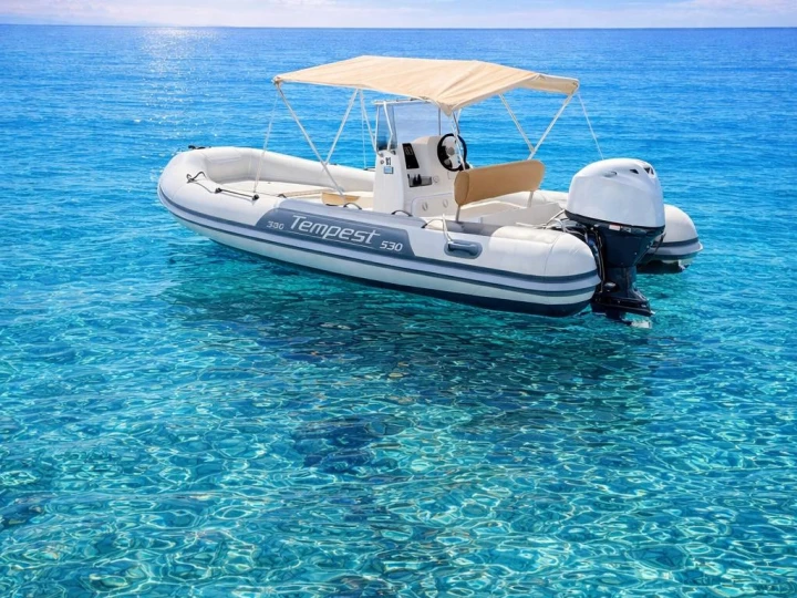 Hire a Capelli Tempest 530 Arbatax