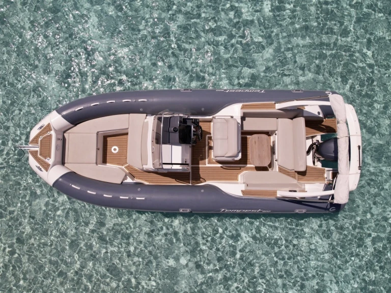 Hire RIB Capelli with a boat licence
