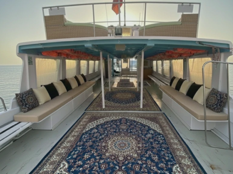 Hire Motorboat with or without skipper Artesanal Marina Botafoch