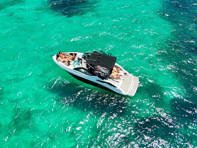 Charter a Fibrafort 272 GTO FX in Port d'Alcudia on Samboat