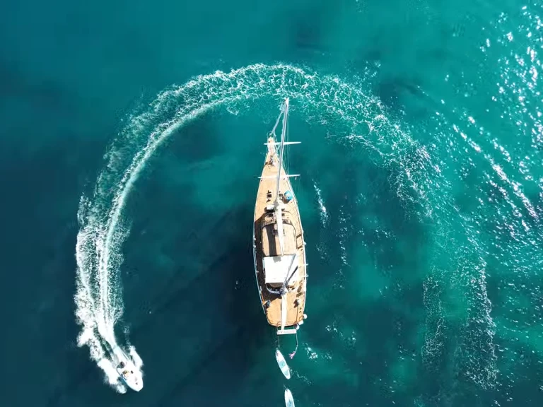 Yacht charter World - Jongert 22D on SamBoat