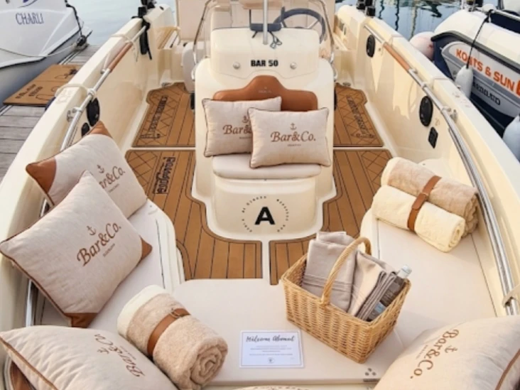 Yacht charter Alicante - Invictus  Invictus 190 FX on SamBoat