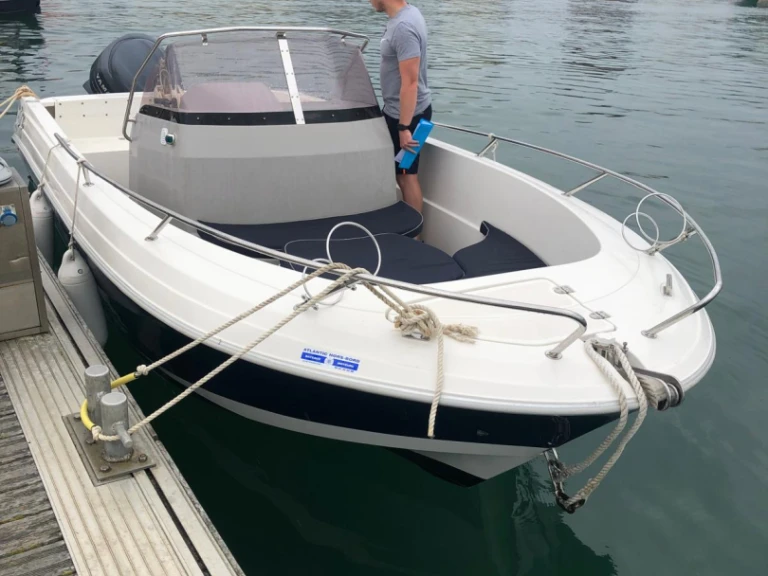 Yacht hire Noirmoutier-en-l'Île cheap Pacific Craft 670 Open Trendy North Shor