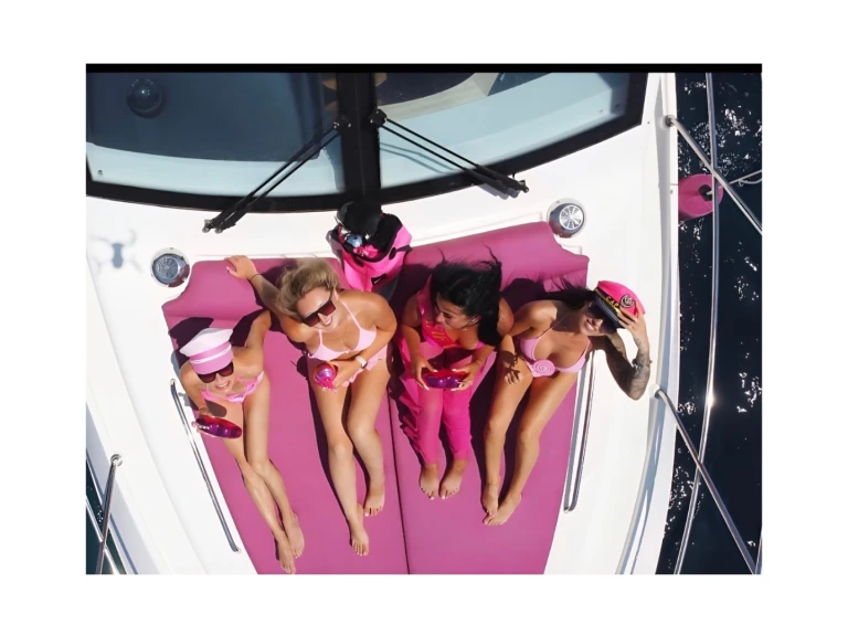 Hire a Galeon Galeon 390 Fly Palma de Mallorca