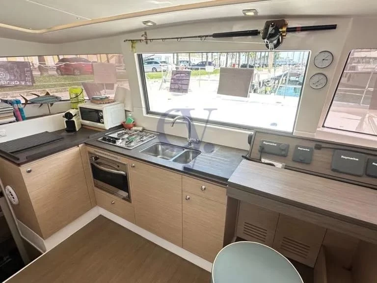 Catamaran hire in Rimini - Bali Bali 4.0