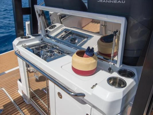 Yacht hire Port de Hyères (St Pierre) cheap Cap Camarat 9.0 WA