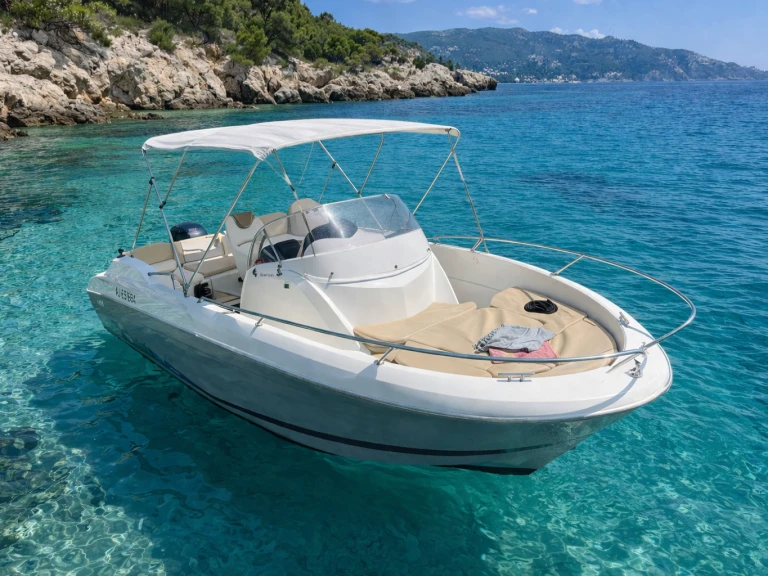 Yacht hire Nice cheap Flyer 650 Open