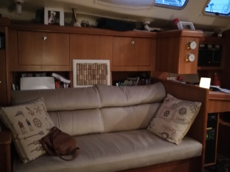 Hire Sailboat Hunter with a boat licence