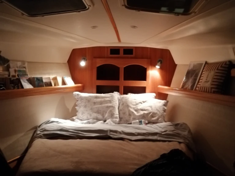 Sailboat to hire France at the best price