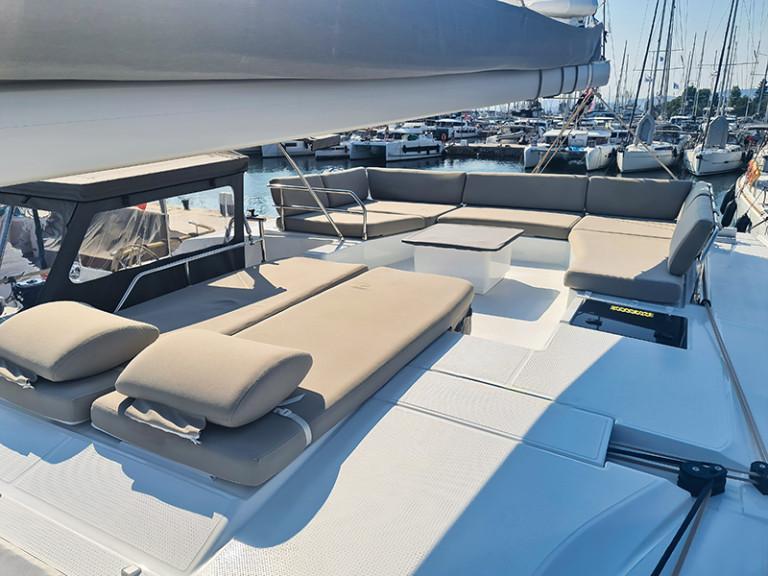 Hire Catamaran with or without skipper Fountaine Pajot Néa Péramos