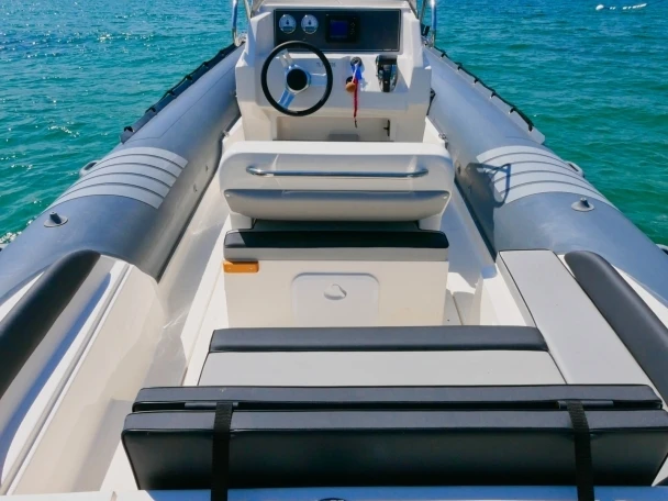 Lomac Lomac 790 IN charter bareboat or skippered in  Hyères