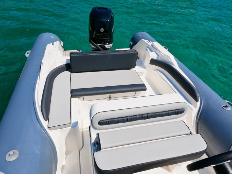 RIB hire in Hyères - Lomac Lomac 790 IN