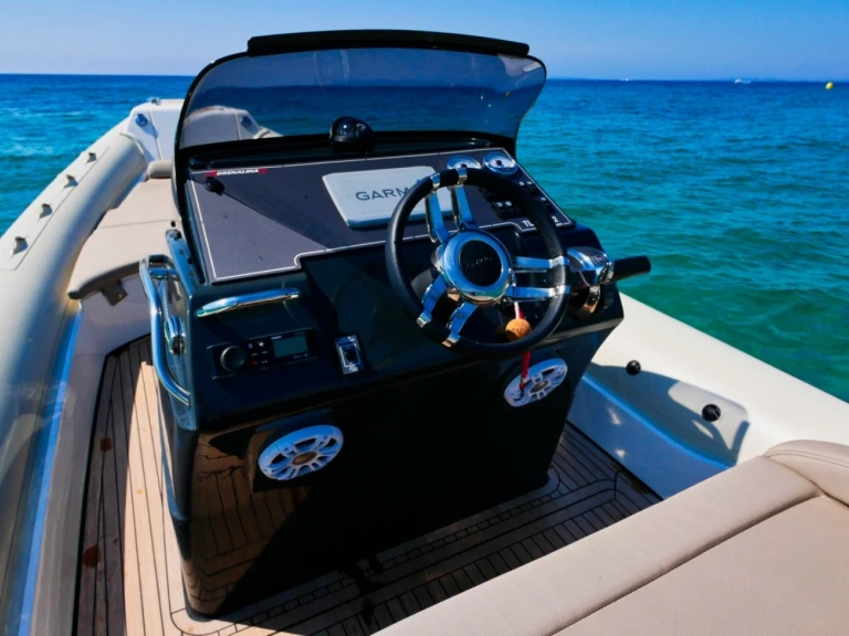 Lomac Adrenalina 7.5 charter bareboat or skippered in  Hyères