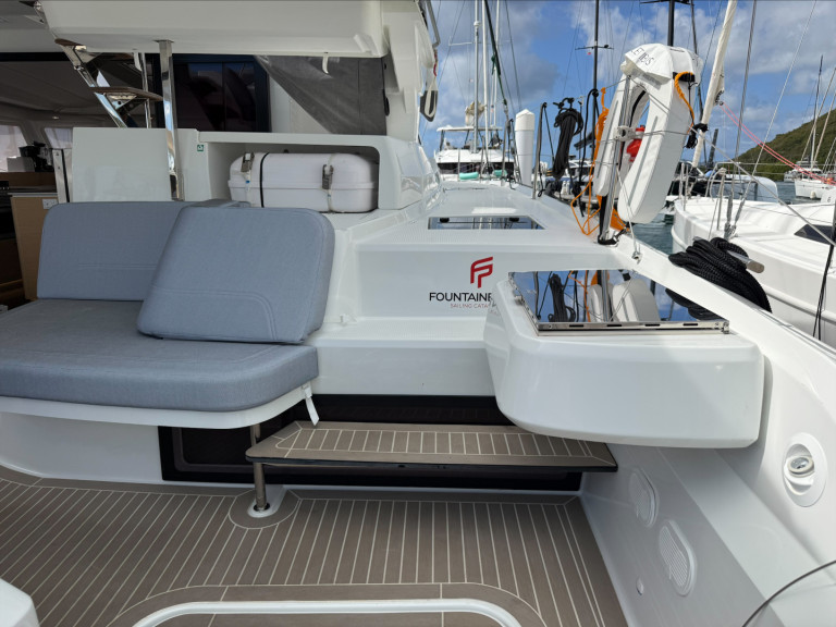 Hire a Fountaine Pajot Fountaine Pajot FP 44 Maestro - 3 cab. Road Town