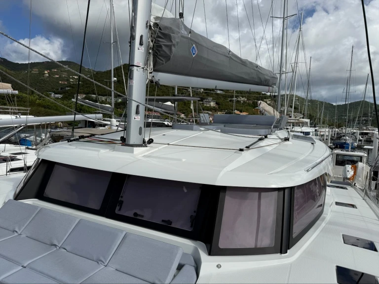 Catamaran hire in Road Town - Fountaine Pajot Fountaine Pajot FP 44 Maestro - 3 cab.