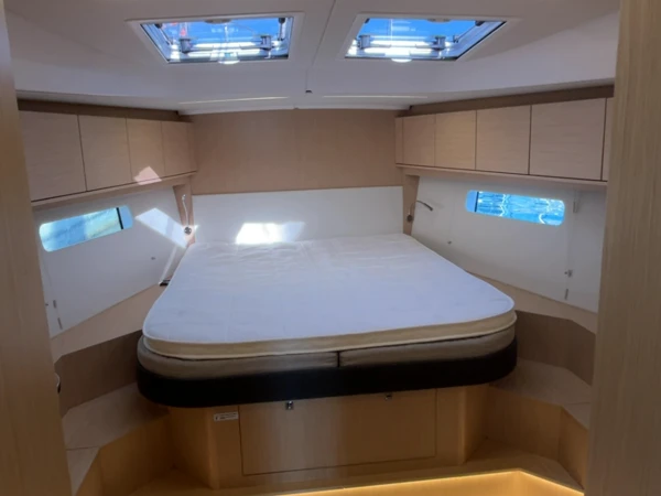 Sailboat to hire Marseille at the best price