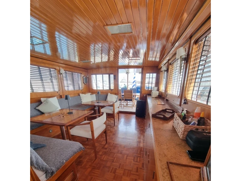 Yacht hire Alimos cheap Grand Banks 72