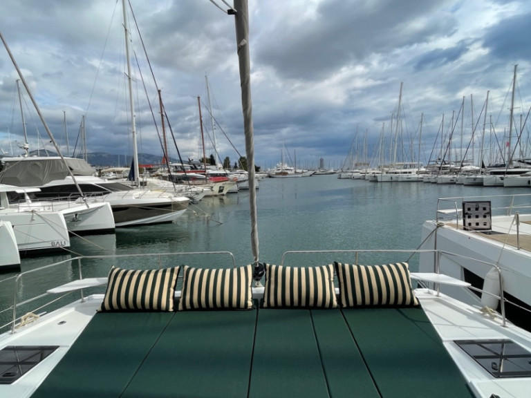 Bali Bali 4.4 charter bareboat or skippered in  Alimos