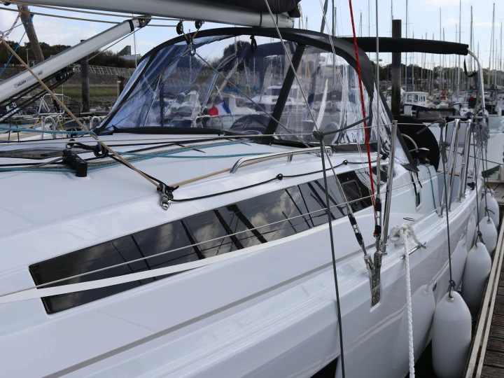 Sailboat to hire La Rochelle at the best price