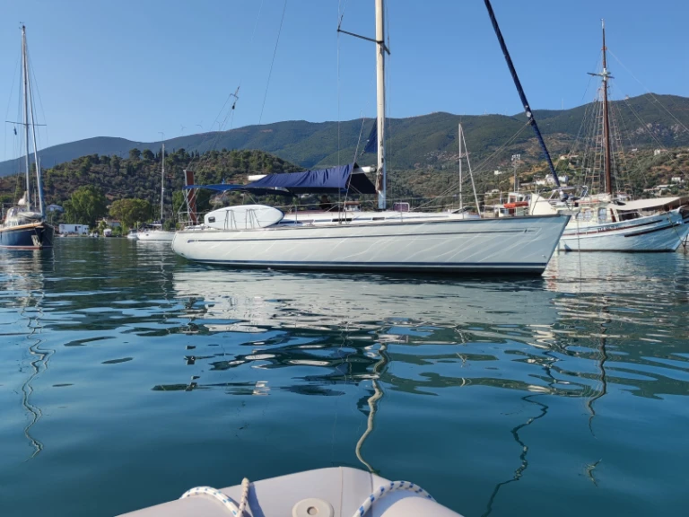Charter a Bavaria Bavaria 44 in Anavyssos on Samboat