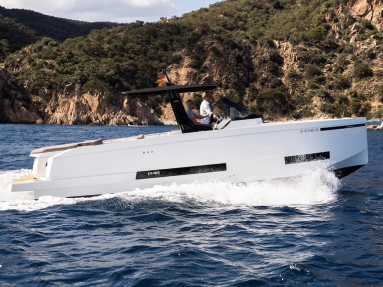 Motorboat to hire Marina Botafoch at the best price