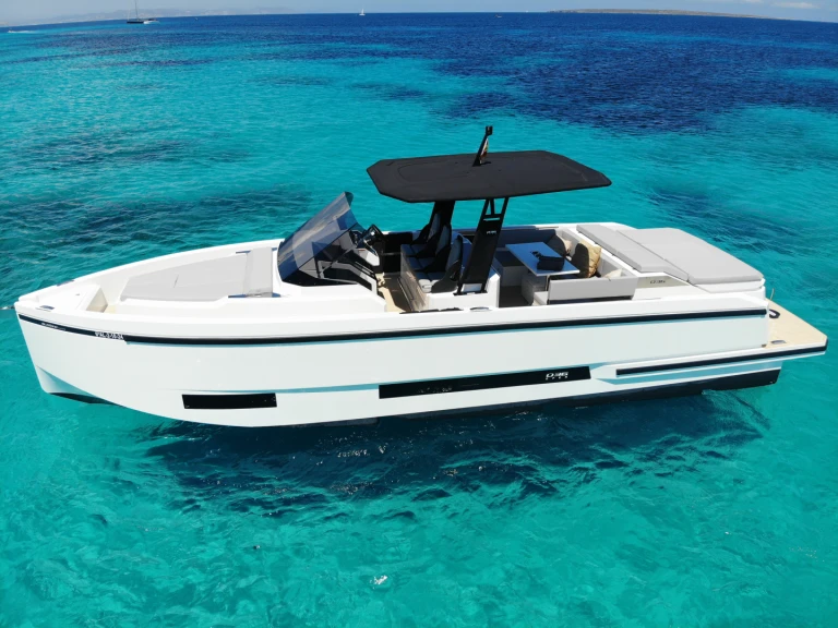 Yacht charter Marina Botafoch - De Antonio d36 on SamBoat