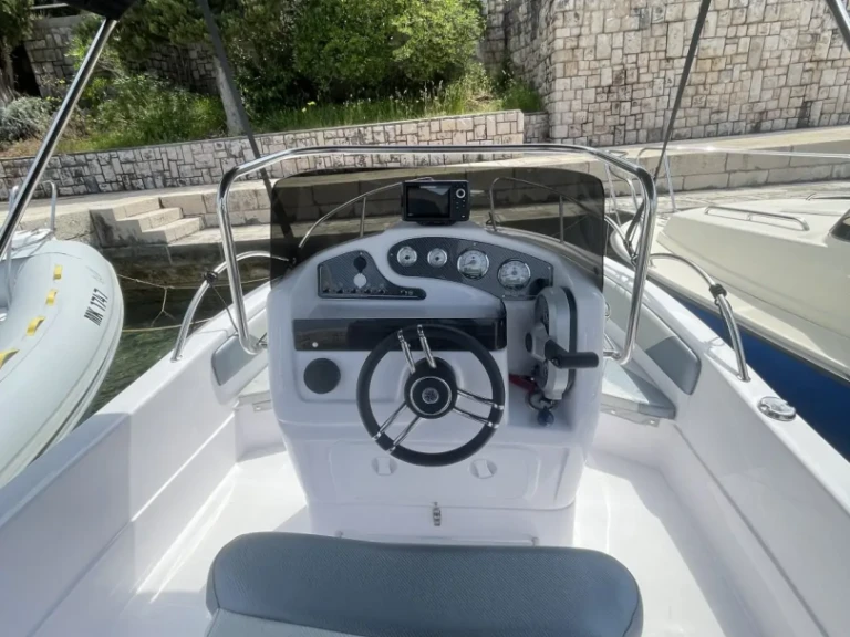 Yacht hire Malinska-Dubašnica cheap Bluline 19 Ft Open